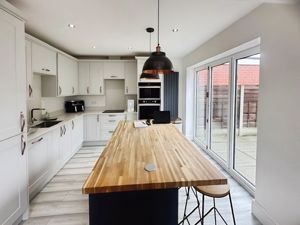 Kitchen/Diner- click for photo gallery